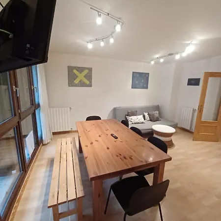 En El Pleno Centro De Con Garaje, Ascensor Y Wifi *