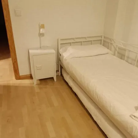 En El Pleno Centro De Con Garaje, Ascensor, Ventiladores Y Wifi Biescas (Aragon)