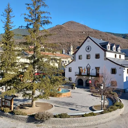 En El Pleno Centro De Con Garaje, Ascensor Y Wifi Biescas (Aragon)