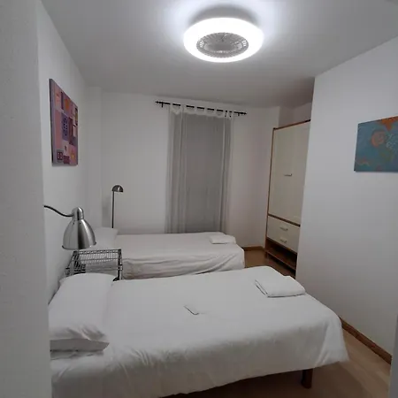 En El Pleno Centro De Con Garaje, Ascensor, Ventiladores Y Wifi *