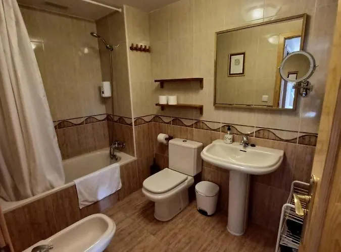 En El Pleno Centro De Con Garaje, Ascensor Y Wifi Apartamento