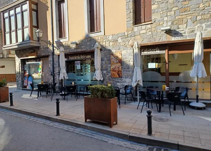 En El Pleno Centro De Con Garaje, Ascensor Y Wifi Apartamento *