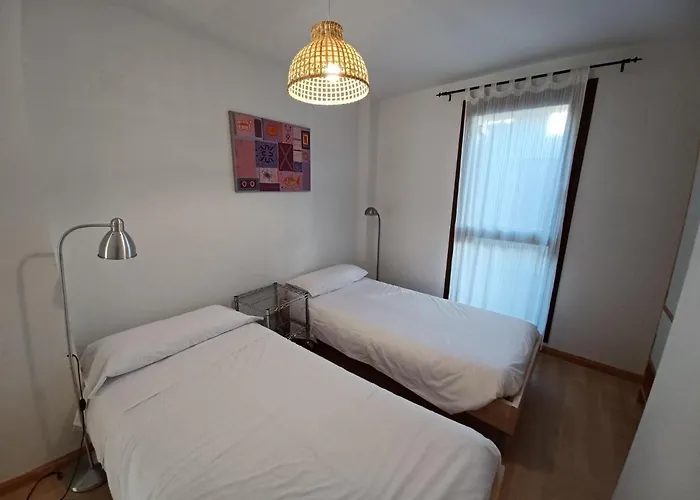 En El Pleno Centro De Con Garaje, Ascensor Y Wifi Apartamento Biescas (Aragon)