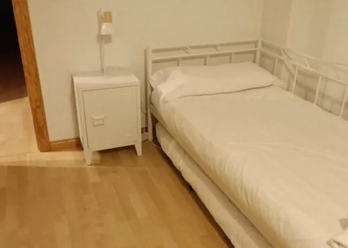 En El Pleno Centro De Con Garaje, Ascensor Y Wifi Biescas (Aragon)