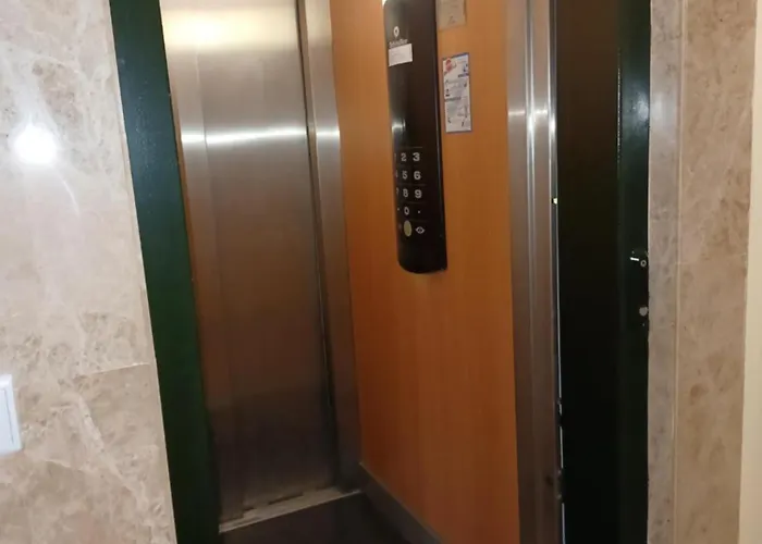 Apartamento En El Pleno Centro De Con Garaje, Ascensor Y Wifi