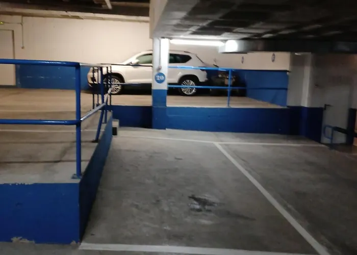 Apartamento En El Pleno Centro De Con Garaje, Ascensor Y Wifi *